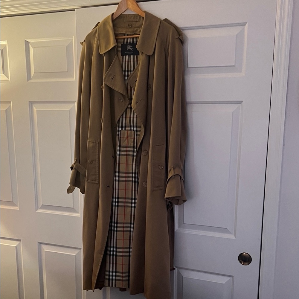 Burberry Beige Trench Coat with Signature Check Lining